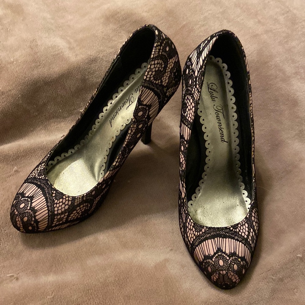 Lulu Townsend size 6 Light pink with black lace overlay high heels -worn once